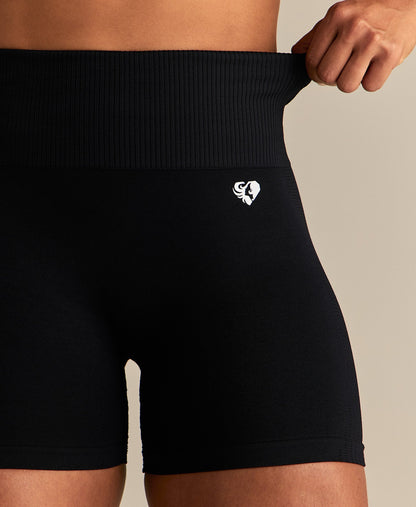 Power Seamless Scrunch Shorts | Black